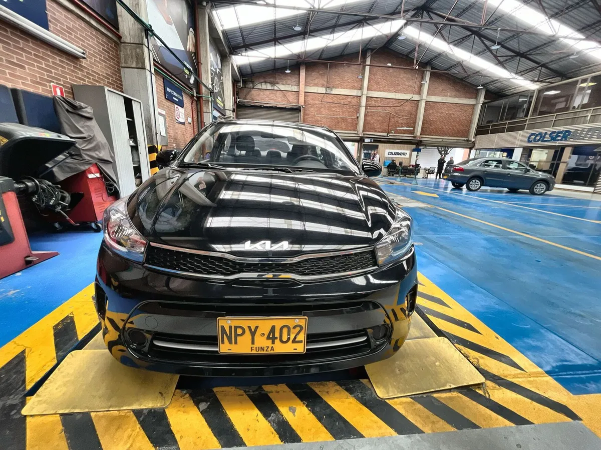 Kia Soluto 2025 Negro Bogotá