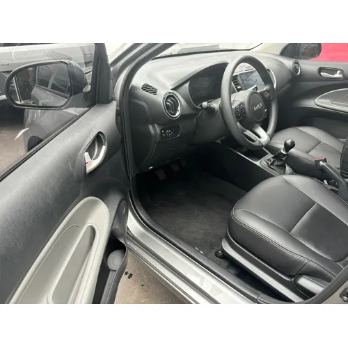 Kia Soluto 2026 Rojo Bogotá