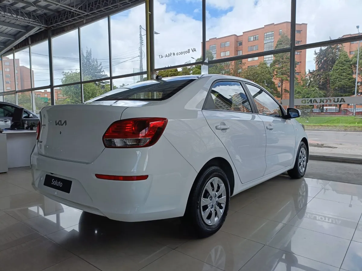 Kia Soluto 2026 Blanco Bogotá