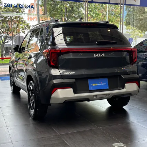 Kia Sonet 2025 Gris Bogotá