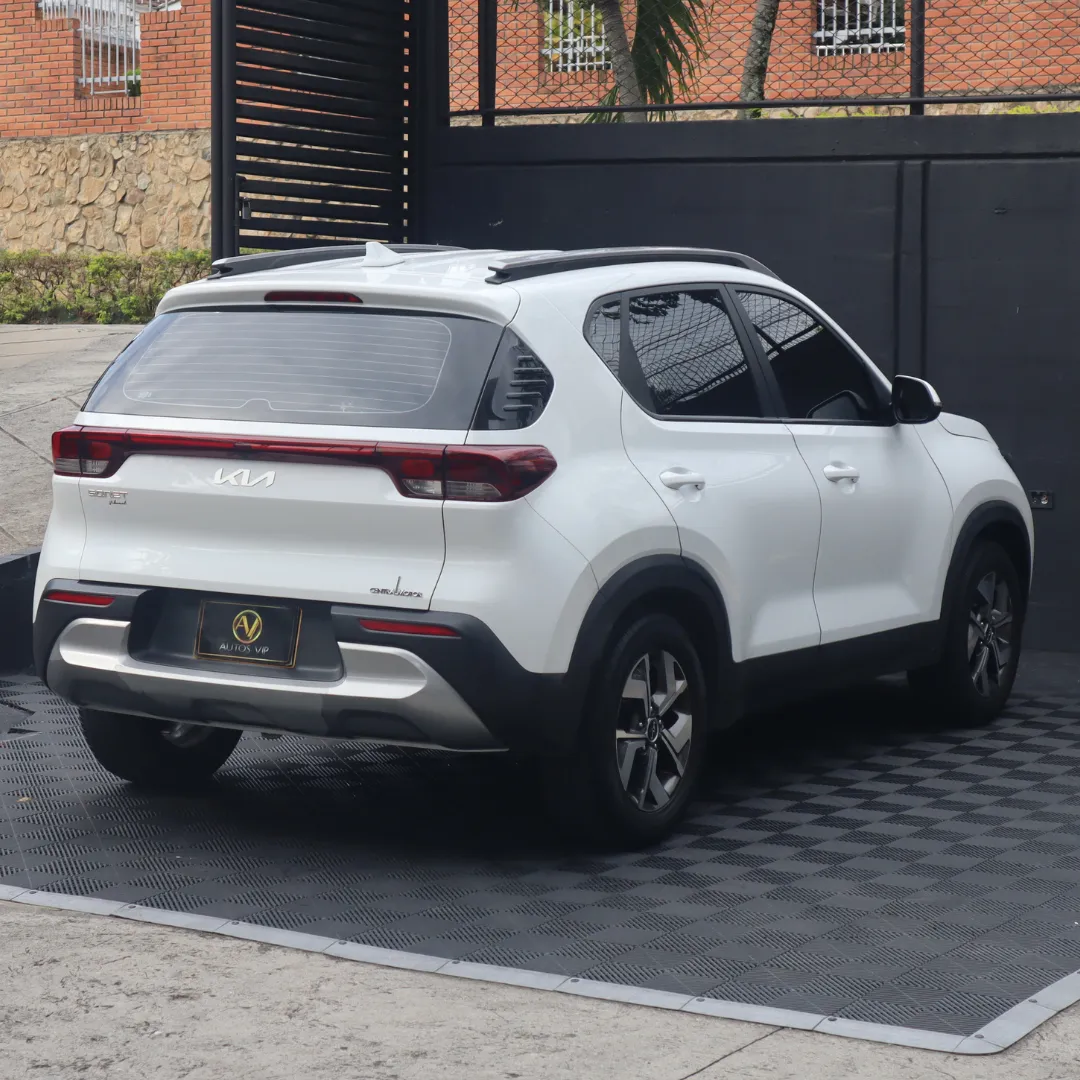 Kia Sonet 2023 Blanco Floridablanca