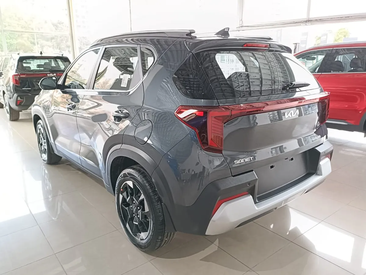 Kia Sonet 2026 Gris Bogotá