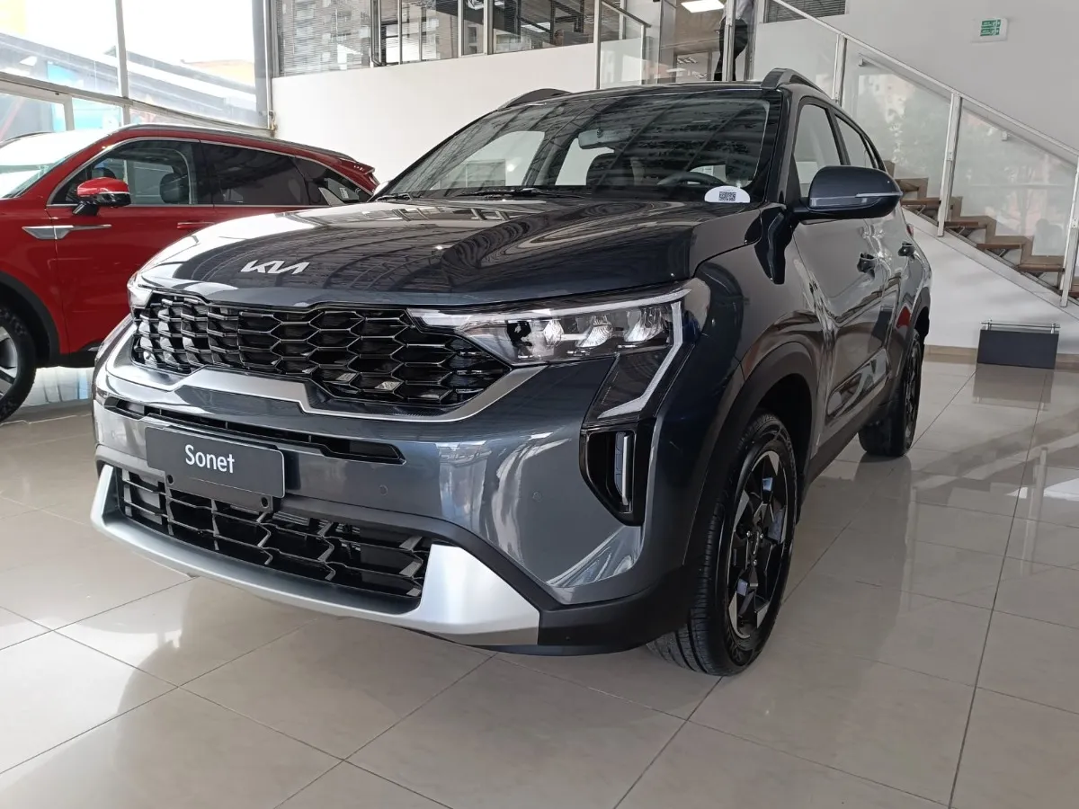 Kia Sonet 2025 Gris Bogotá