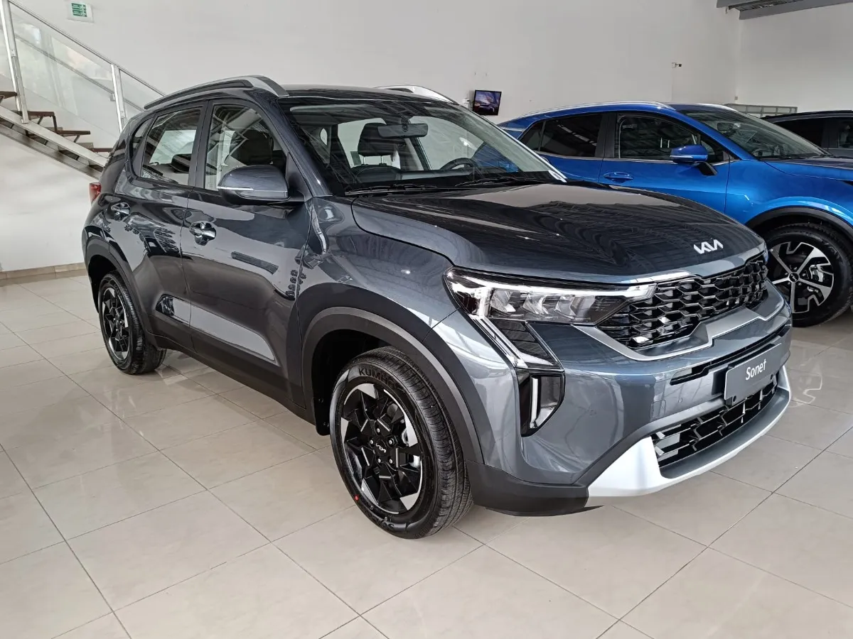 Kia Sonet 2025 Gris Bogotá