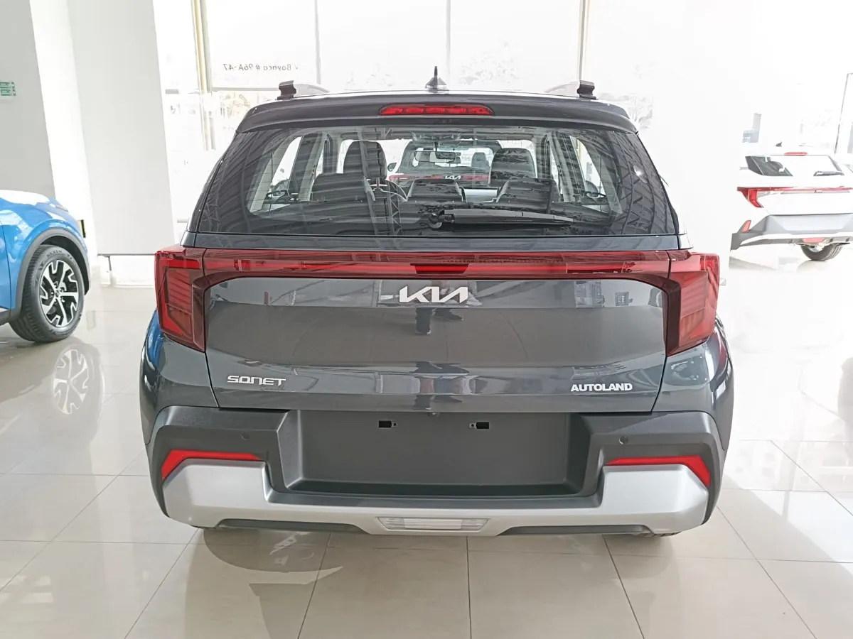 Kia Sonet 2025 Gris Bogotá
