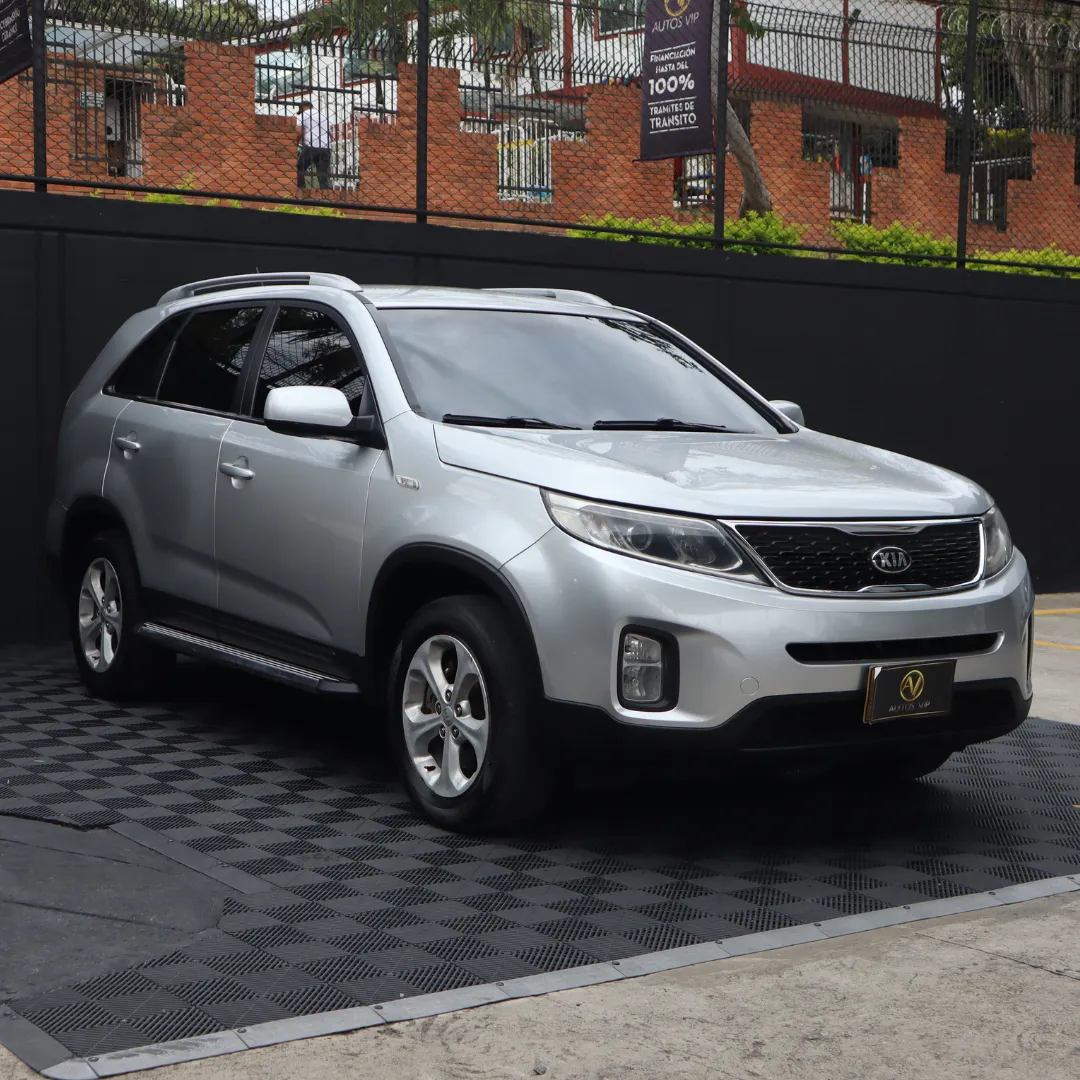 Kia Sorento Radical 2015 Plateado Floridablanca