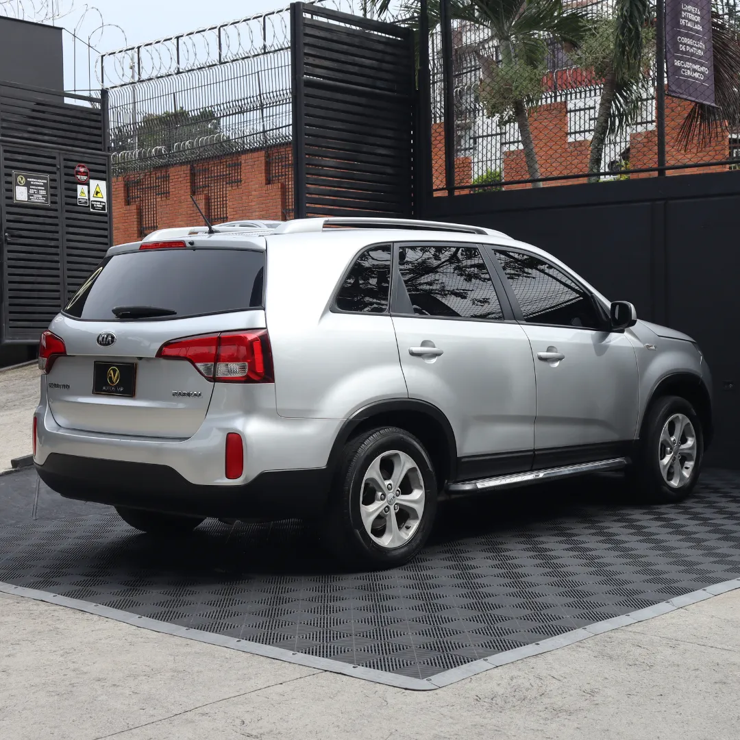 Kia Sorento Radical 2015 Plateado Floridablanca