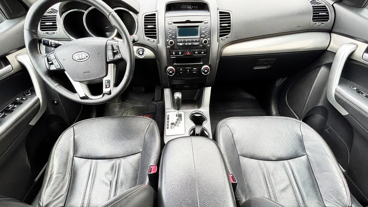 Kia Sorento EX 3.5 Automática 2012 Gris11