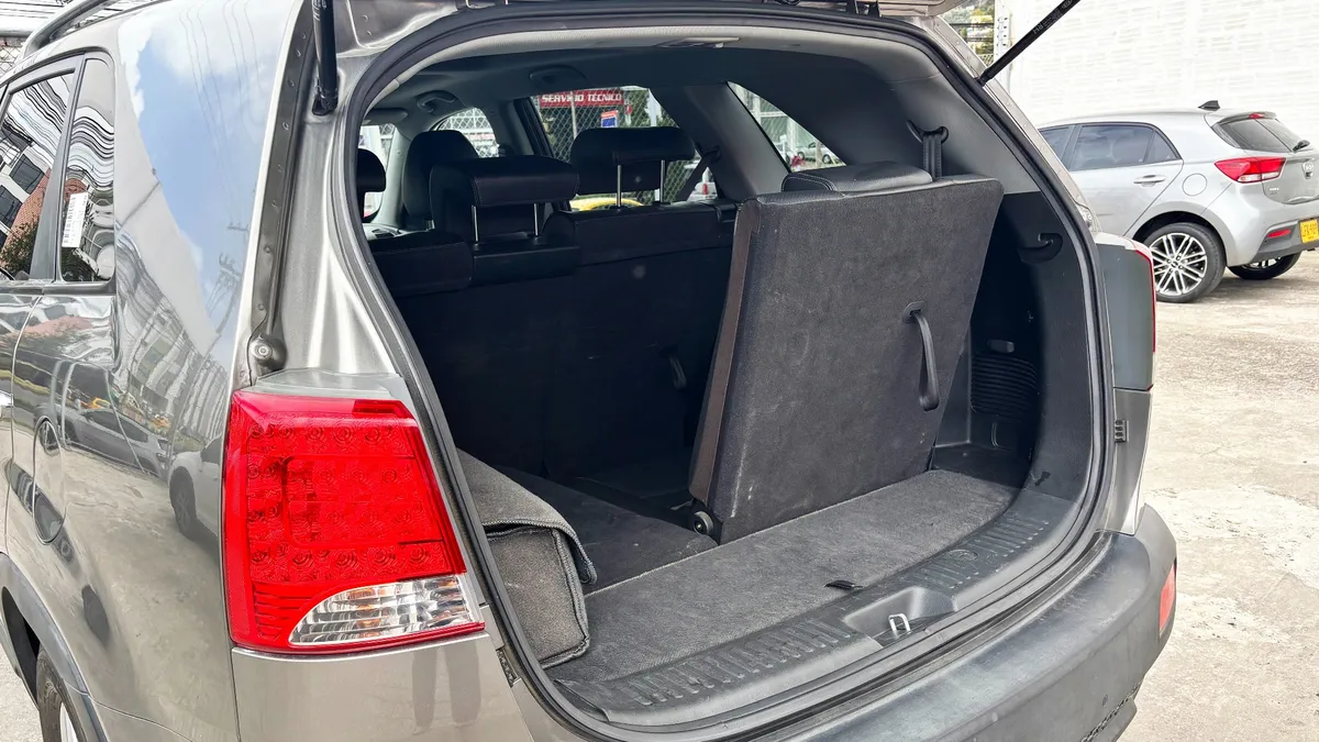 Kia Sorento EX 3.5 Automática 2012 Gris9