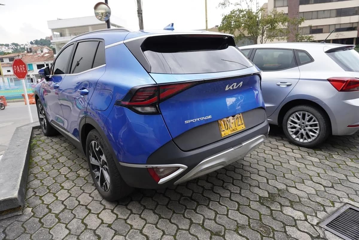 Kia Sportage 2.0 Vibrant At 4X2 Azul 2024