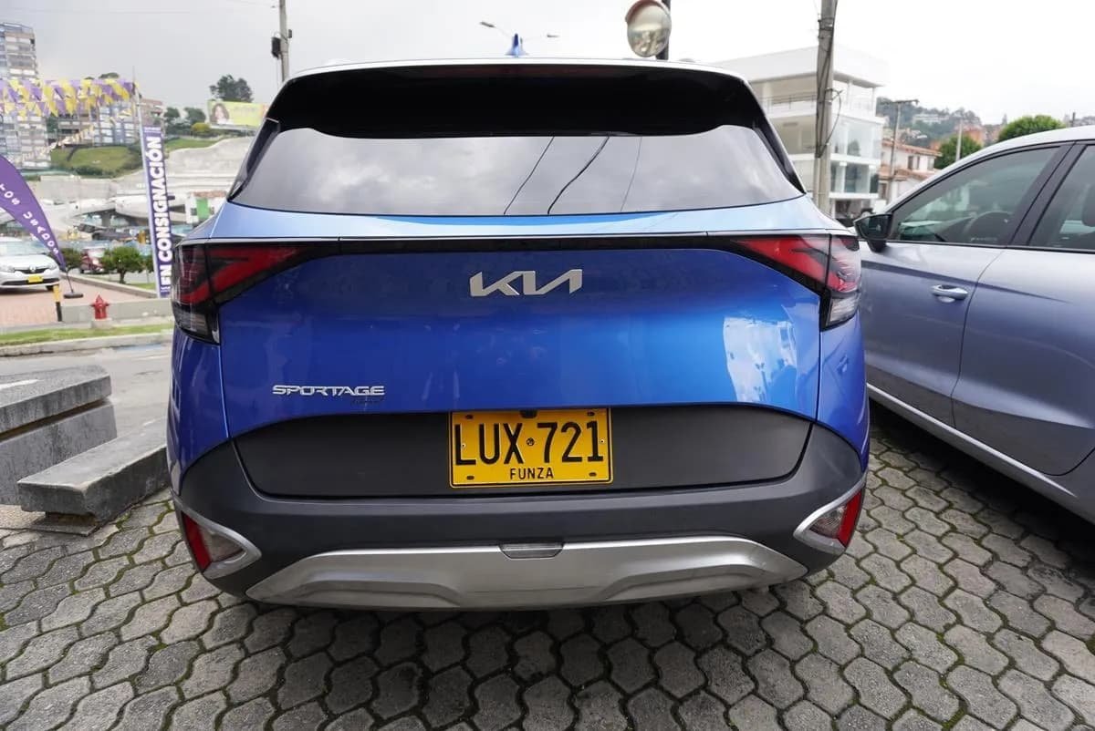 Kia Sportage 2.0 Vibrant At 4X2 Azul 2024
