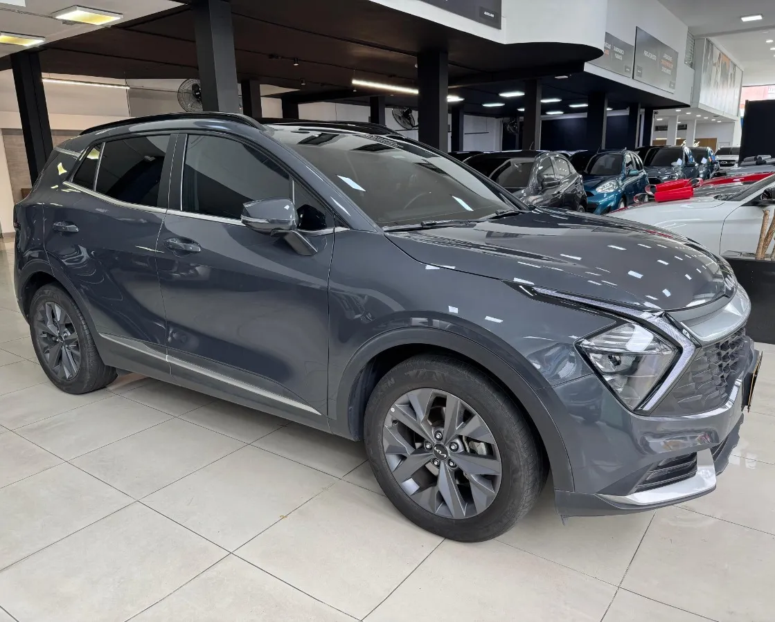 Kia Sportage Zenith 2023 Gris Medellín
