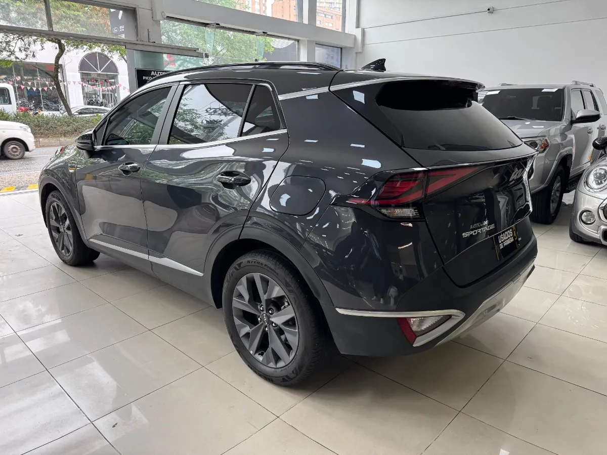 Kia Sportage Zenith 2023 Gris Medellín