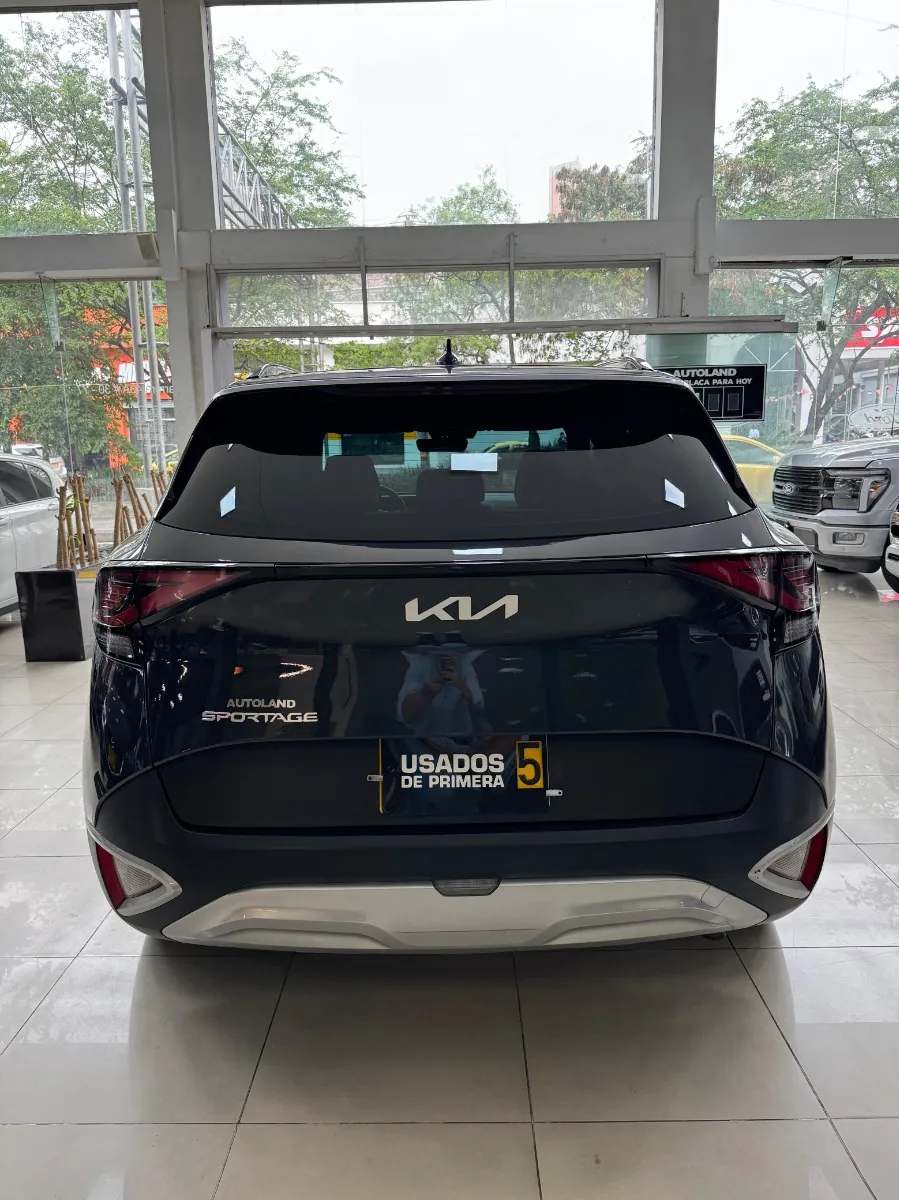 Kia Sportage Zenith 2023 Gris Medellín