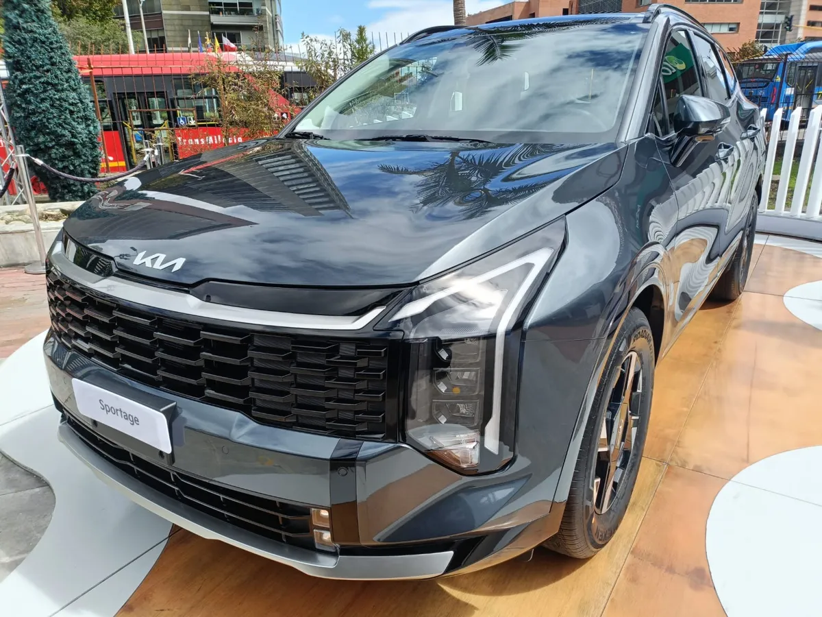 Kia Sportage Vibrant 2026 Gris Bogotá