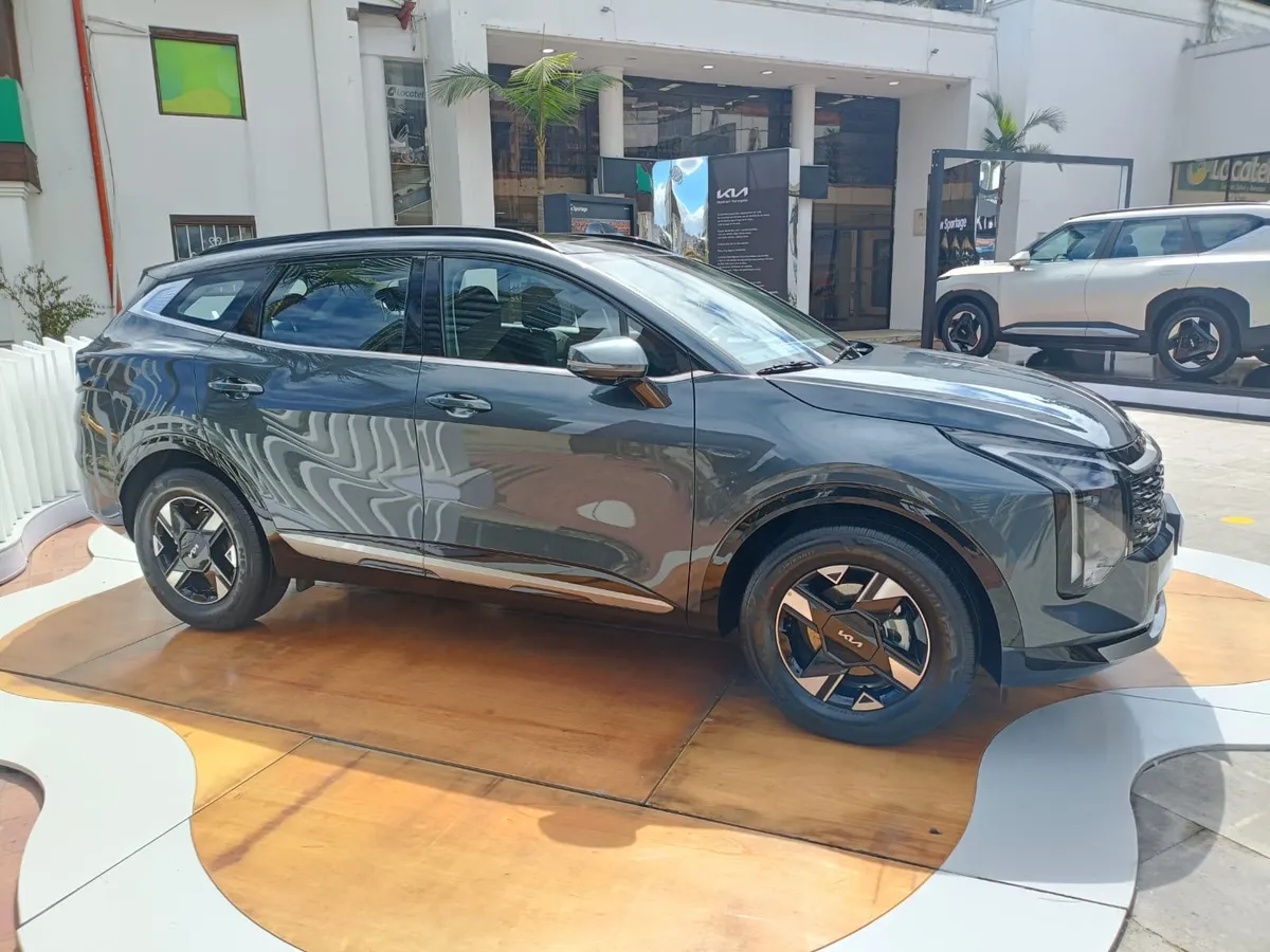 Kia Sportage Vibrant 2026 Gris Bogotá