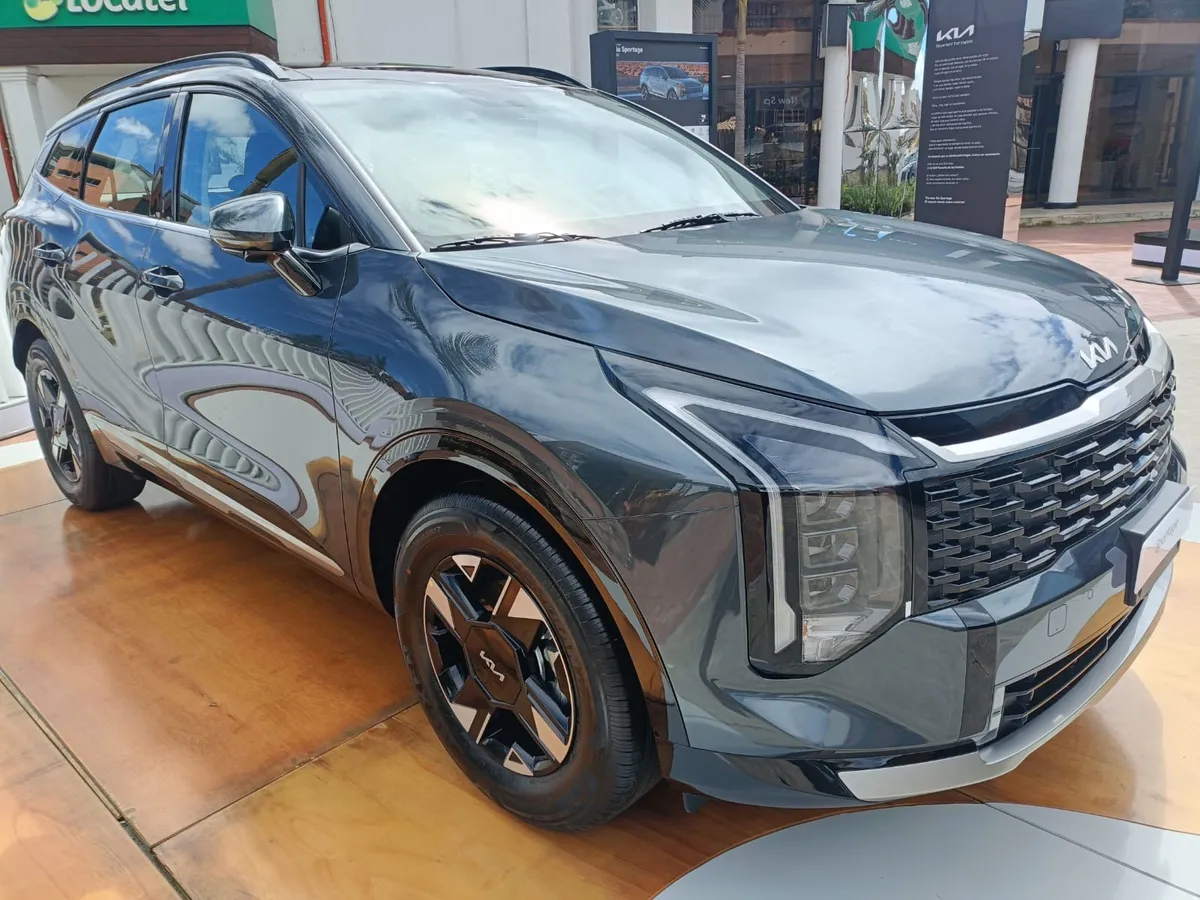 Kia Sportage Vibrant 2026 Gris Bogotá