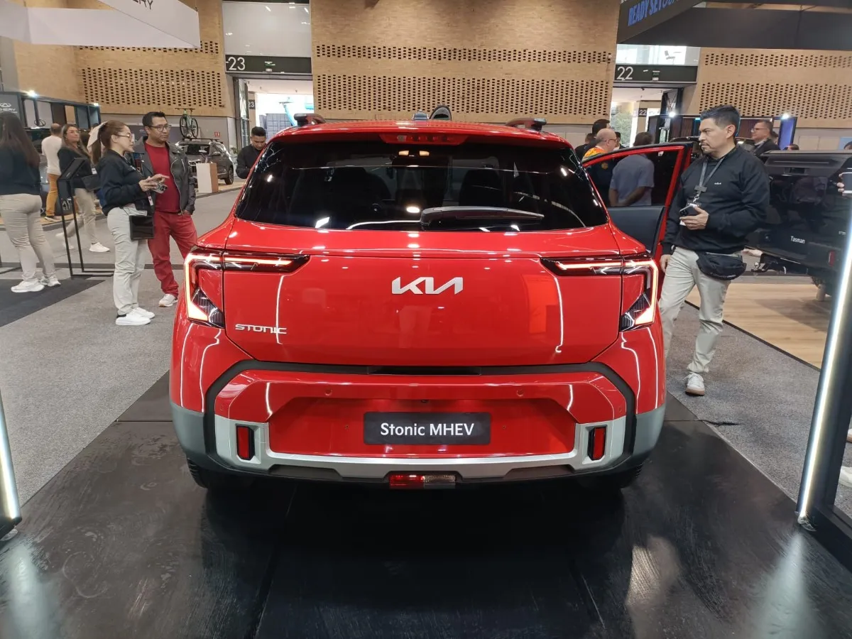 Kia Stonic 2026 Rojo Bogotá
