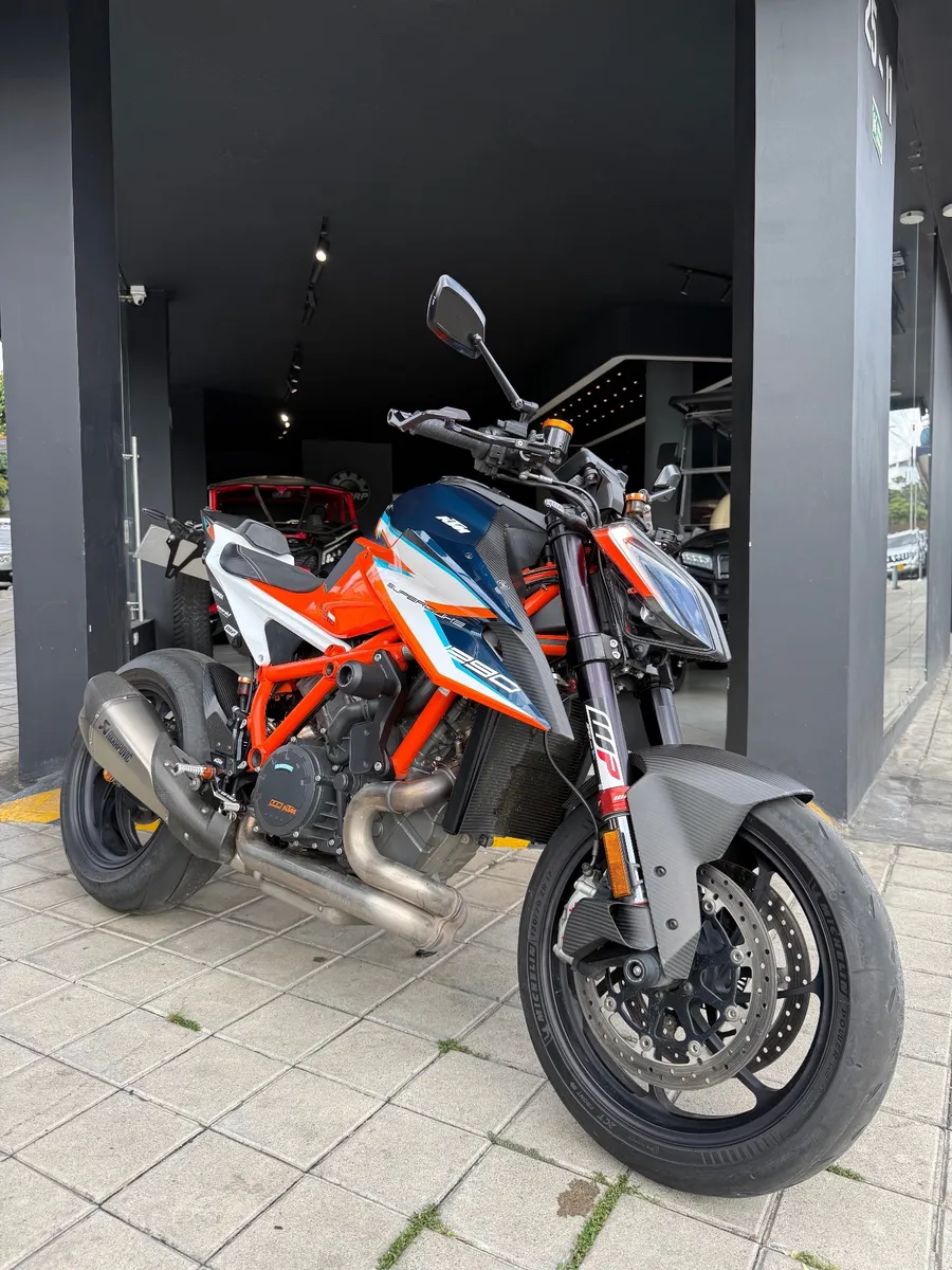 KTM Super Duke 1290 2021 Azul Bucaramanga