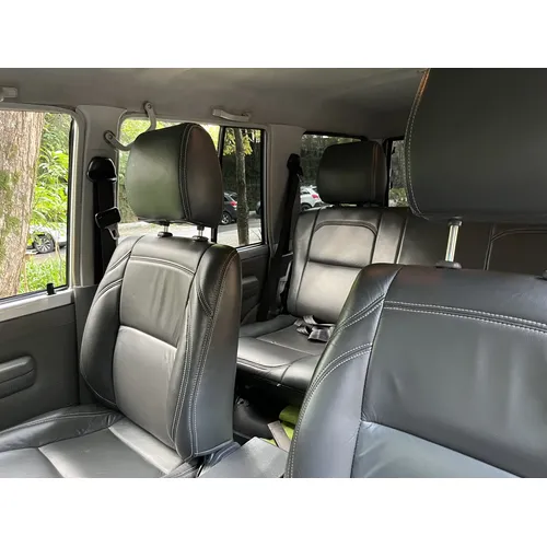 Toyota Land Cruiser 70 2014 Plateado Medellín
