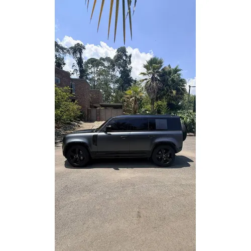 Land Rover Defender 110 2025 Beige Medellín