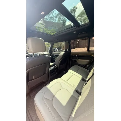 Land Rover Defender 110 2025 Beige Medellín