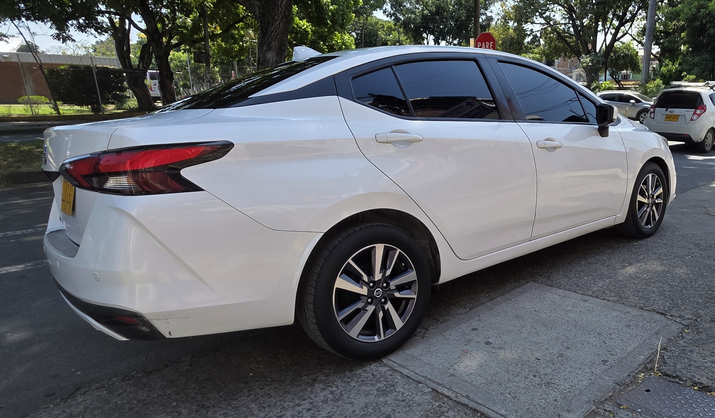 Nissan Versa 2023 Blanco Cali