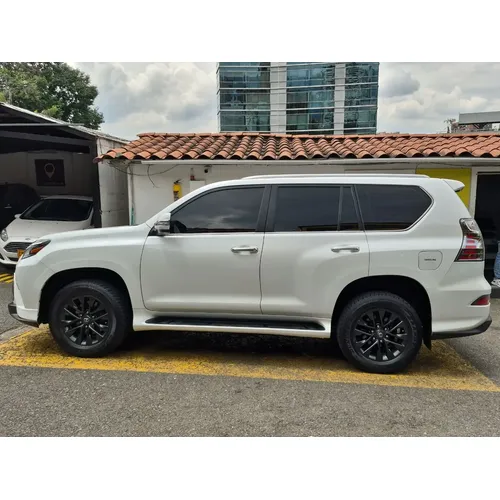 Lexus GX 460 2022 Blanco Medellín