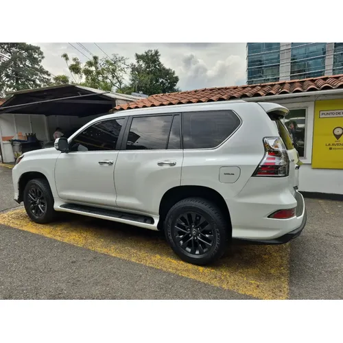 Lexus GX 460 2022 Blanco Medellín