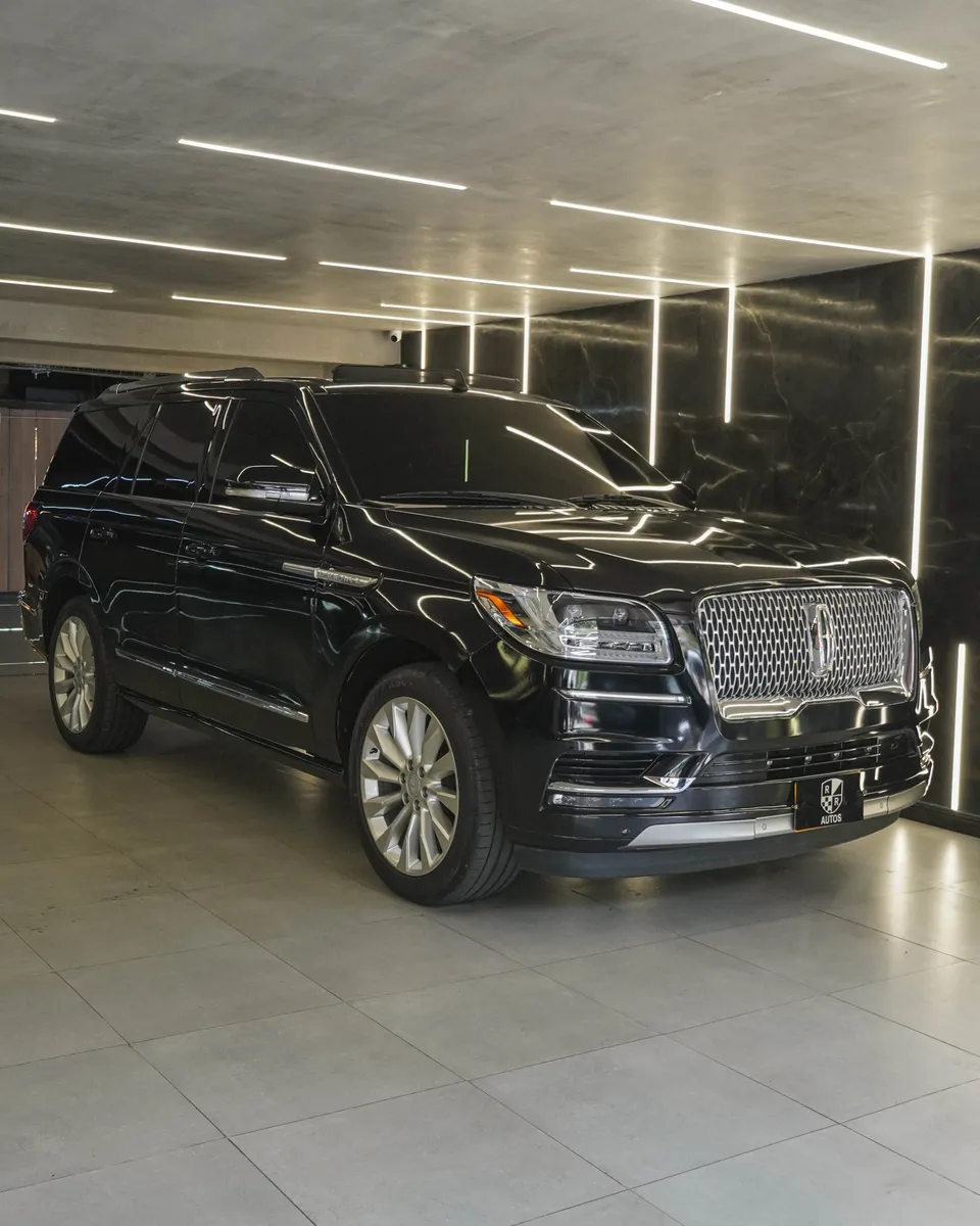 Lincoln Navigator 2020 Negro Medellín