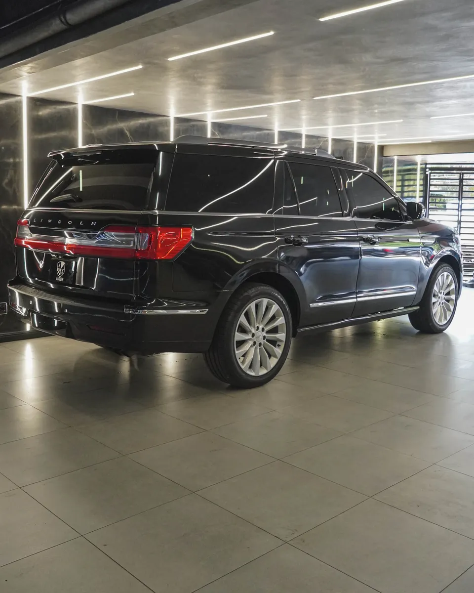 Lincoln Navigator 2020 Negro Medellín