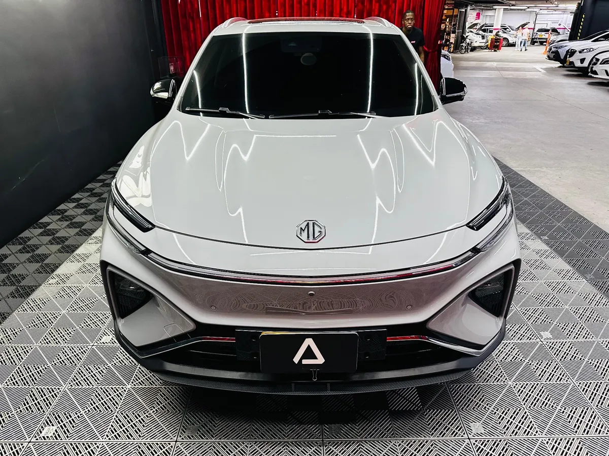 MG Marvel R 2025 Gris Medellín