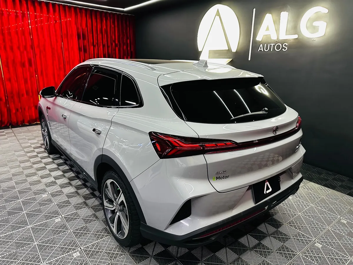 MG Marvel R 2025 Gris Medellín