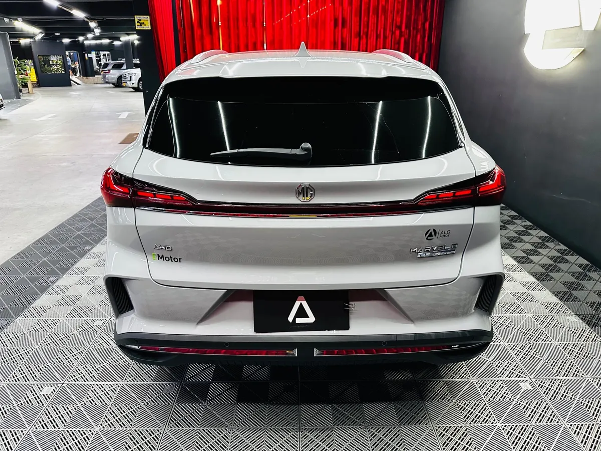 MG Marvel R 2025 Gris Medellín