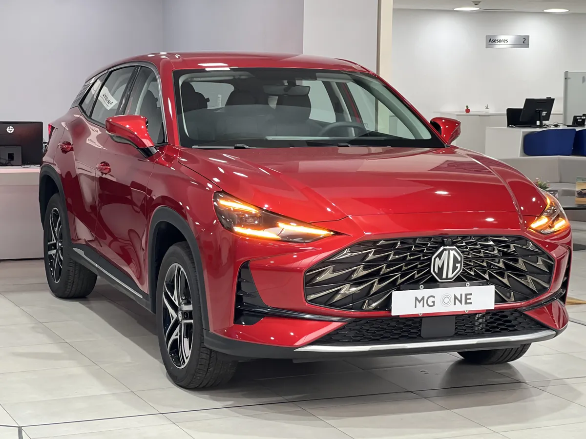 MG One 2025 Rojo Bogotá