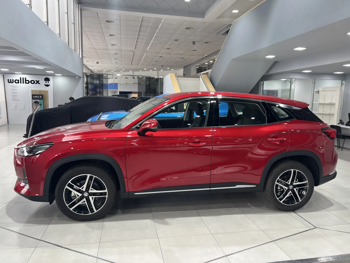 MG One 2025 Rojo Bogotá