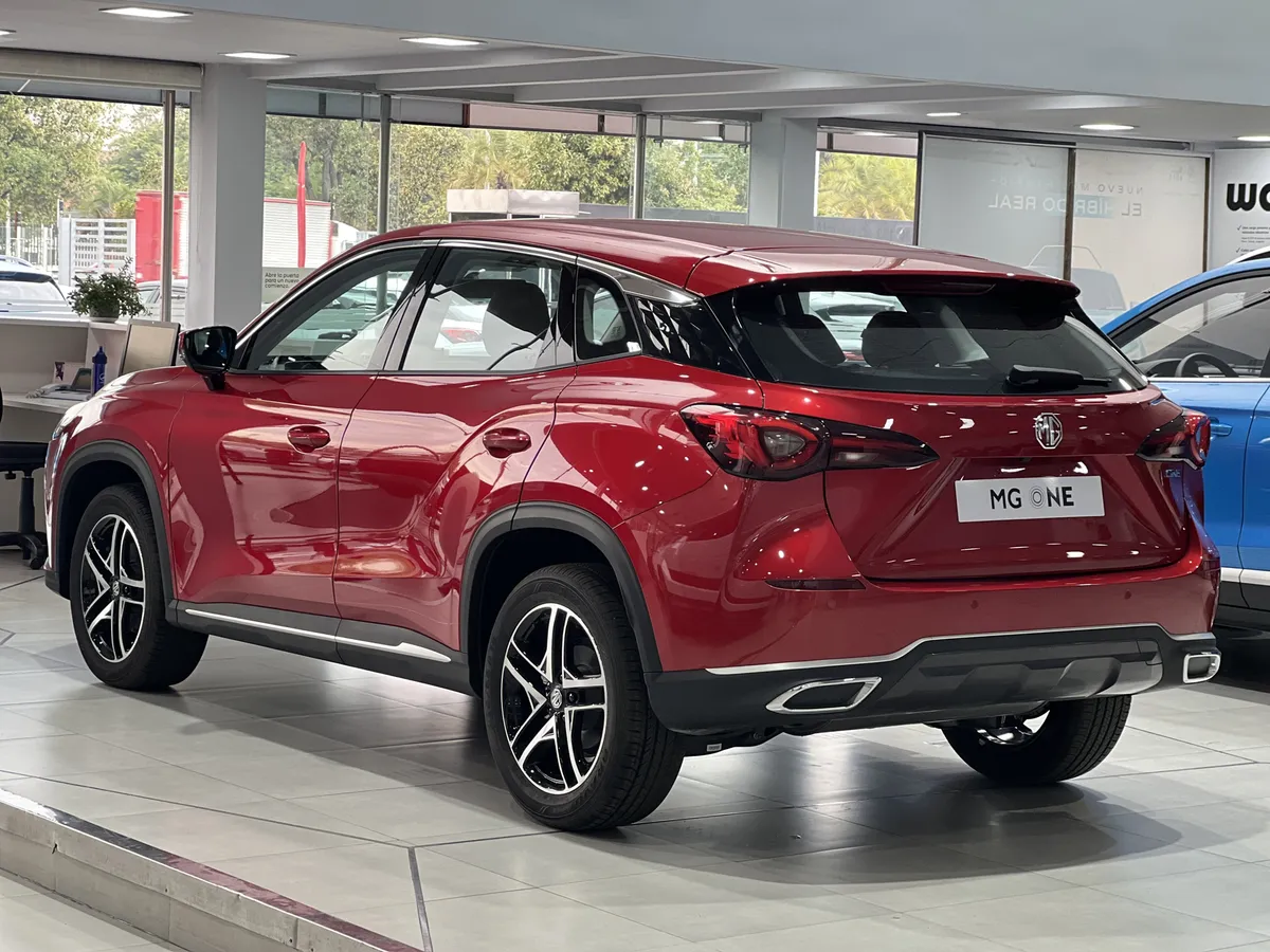 MG One 2025 Rojo Bogotá