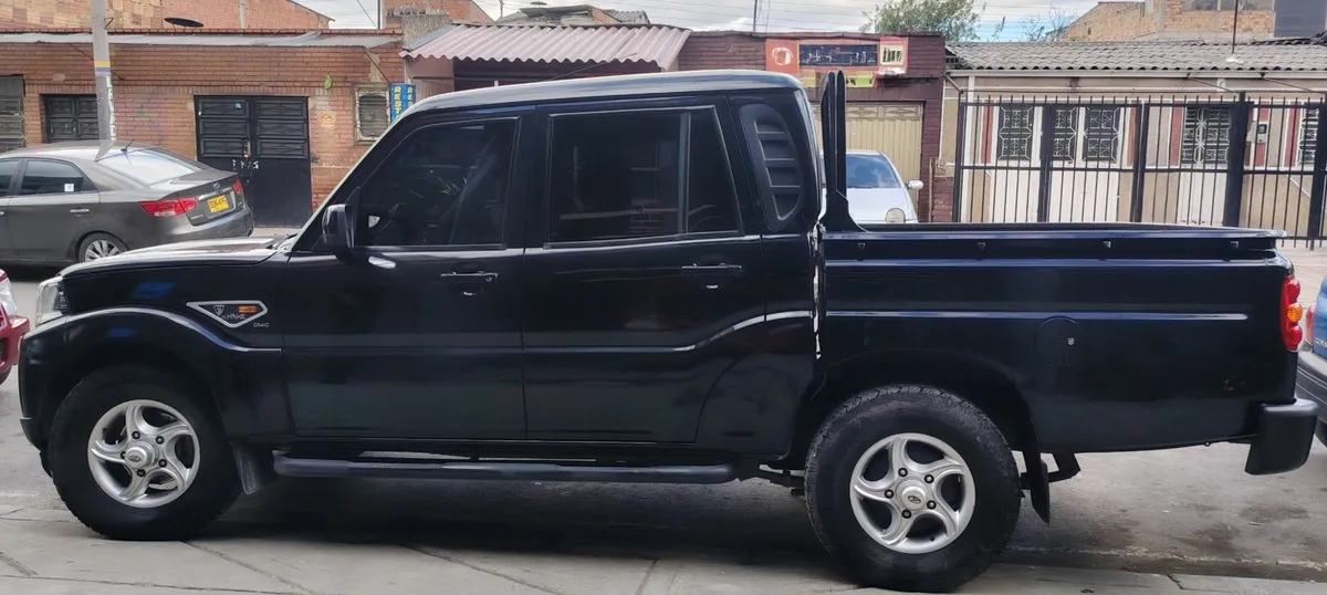 Mahindra Pik-Up 2018 Negro Bogotá
