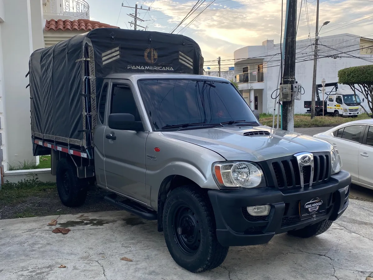 Mahindra Pik-Up 2015 Gris Montería