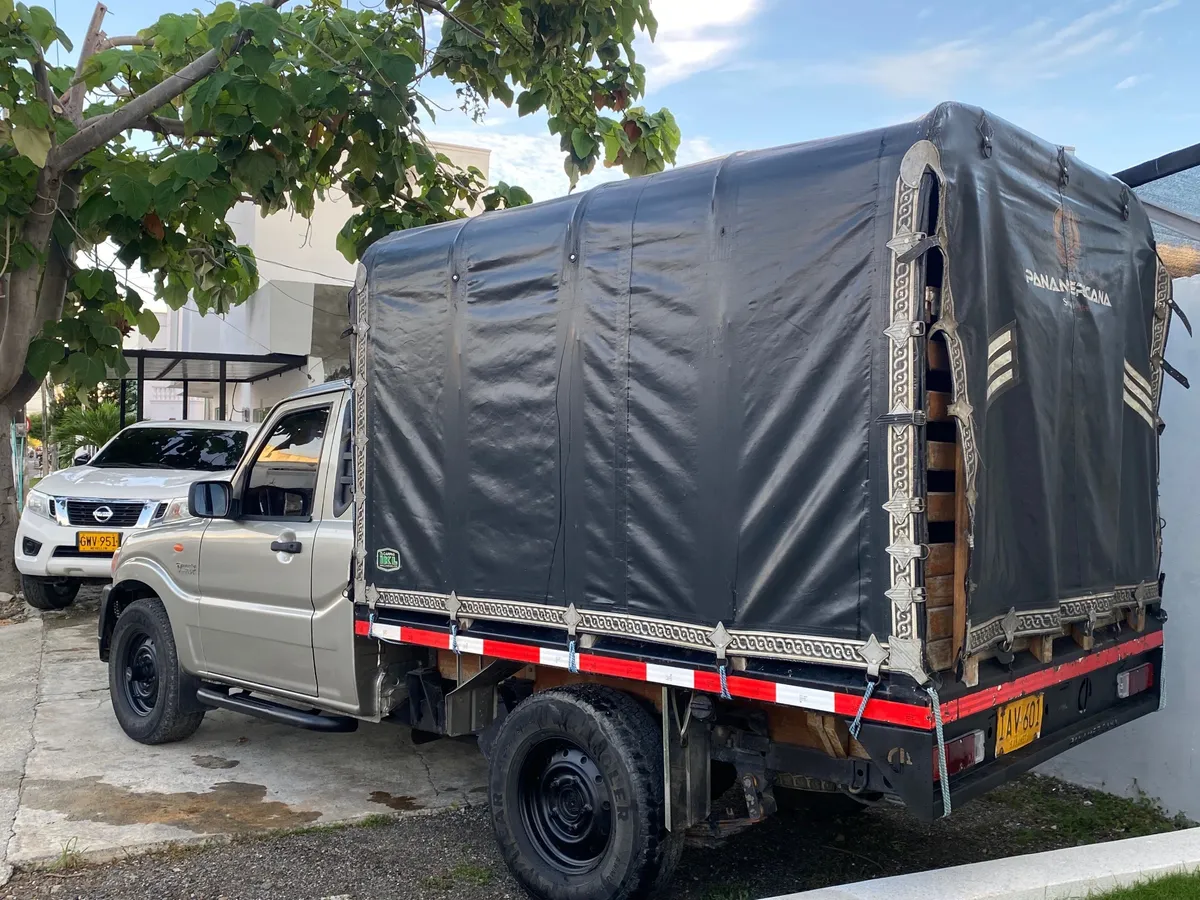 Mahindra Pik-Up 2015 Gris Montería