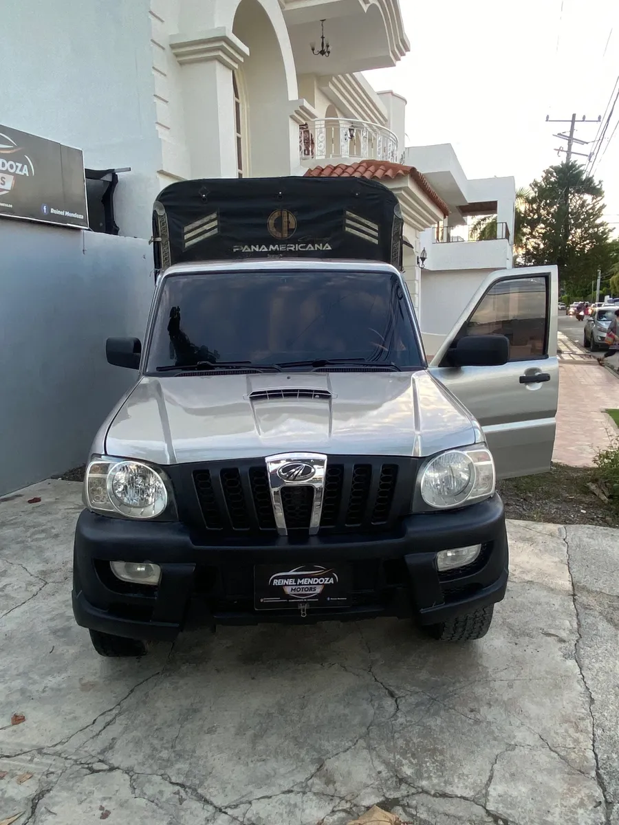 Mahindra Pik-Up 2015 Gris Montería