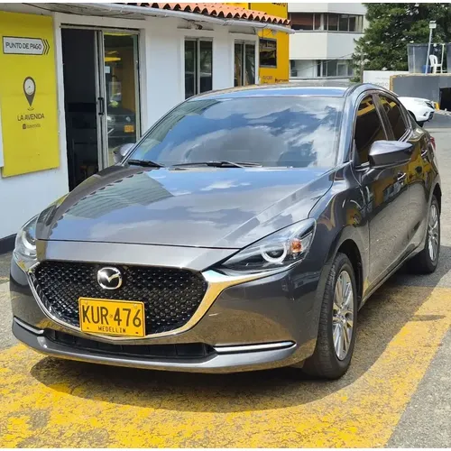 Mazda 2 2023 Gris Medellín