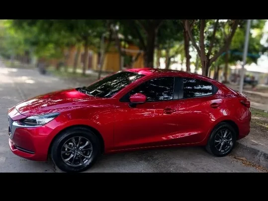Mazda 2 2022 Rojo Espinal