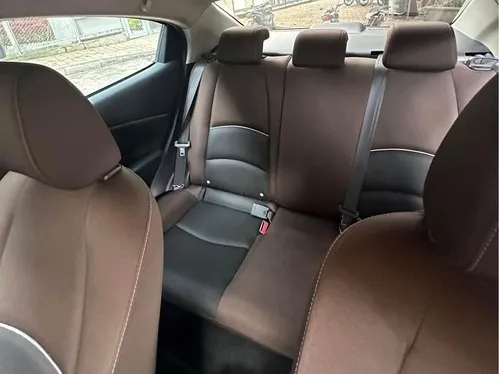 Mazda 2 2022 Rojo Espinal