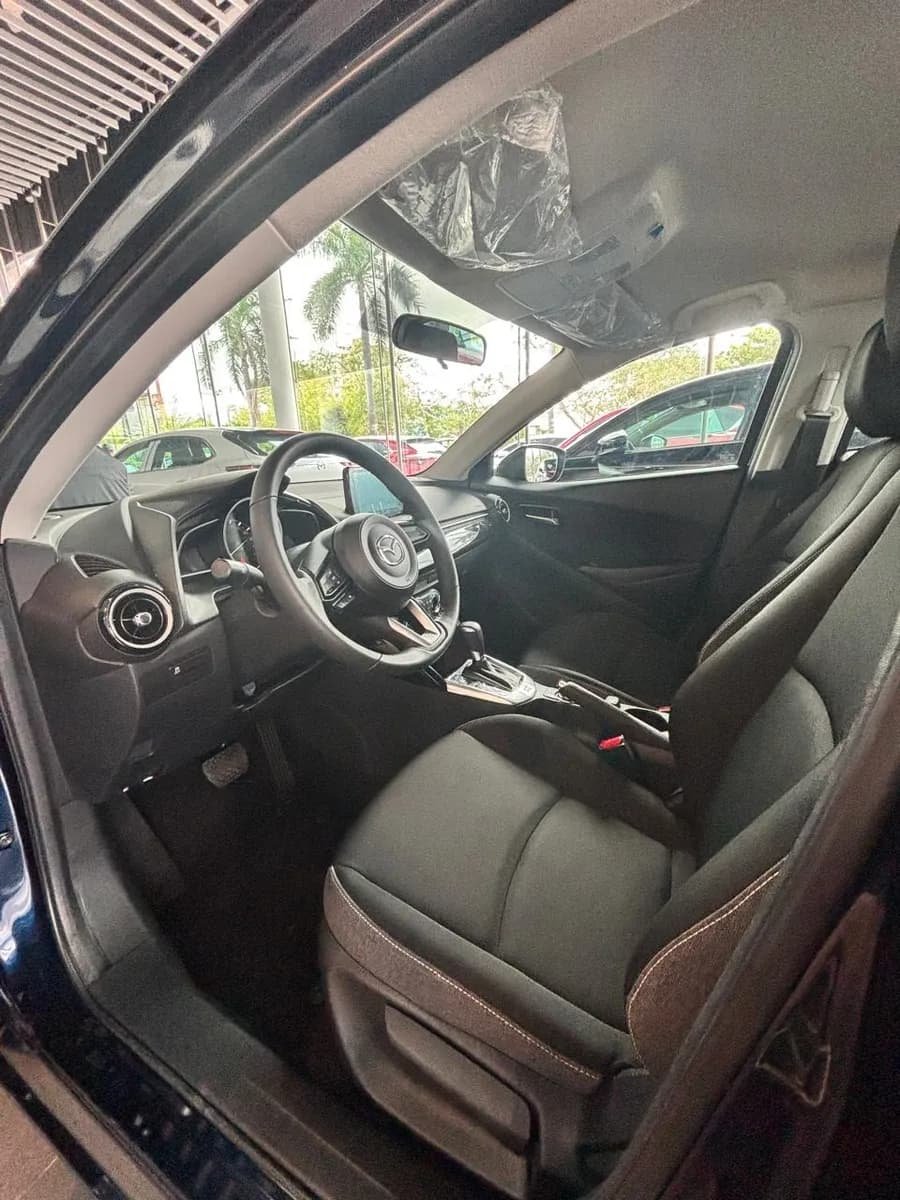 Mazda 2 1.5 Touring Sedan 2025 Azul