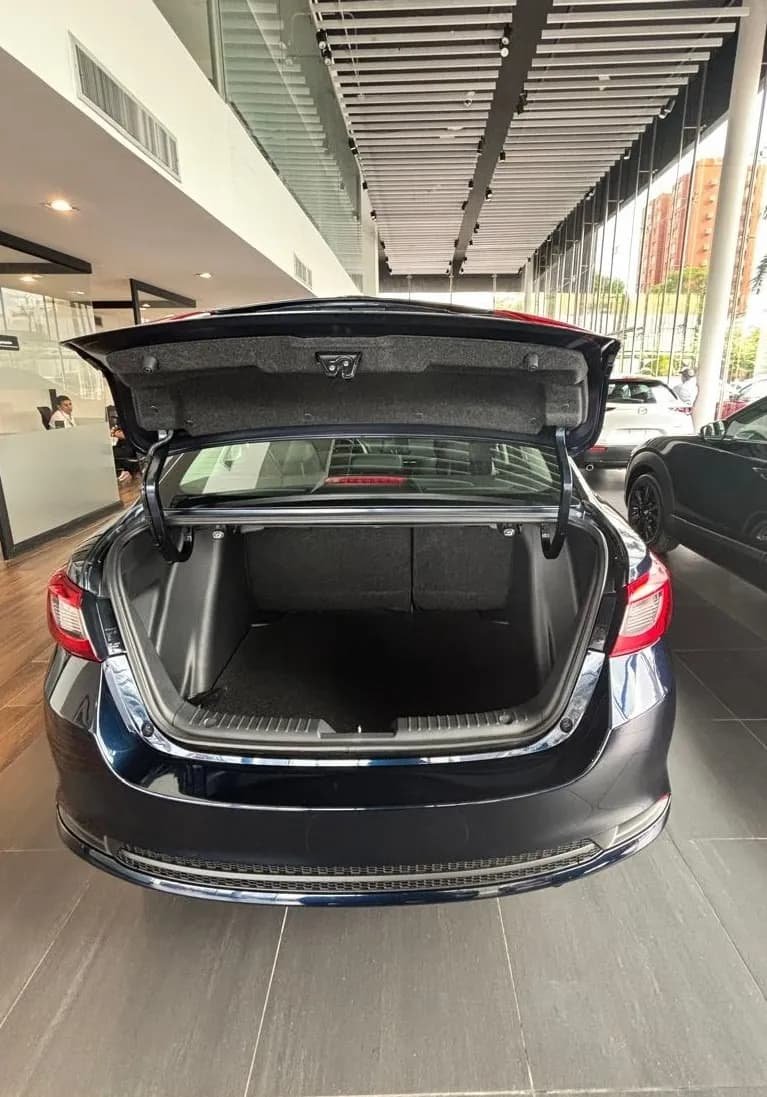 Mazda 2 1.5 Touring Sedan 2025 Azul