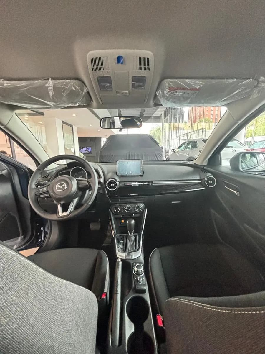 Mazda 2 1.5 Touring Sedan 2025 Azul