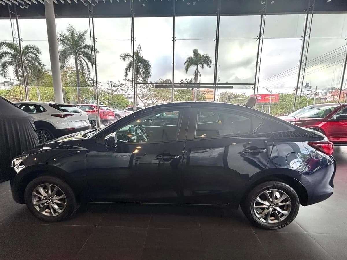 Mazda 2 1.5 Touring Sedan 2025 Azul