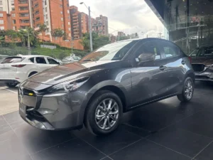 Mazda 2 2026 Gris Medellín