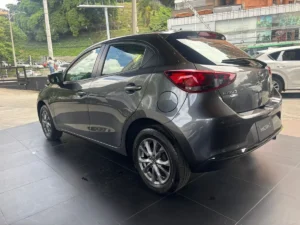 Mazda 2 2026 Gris Medellín